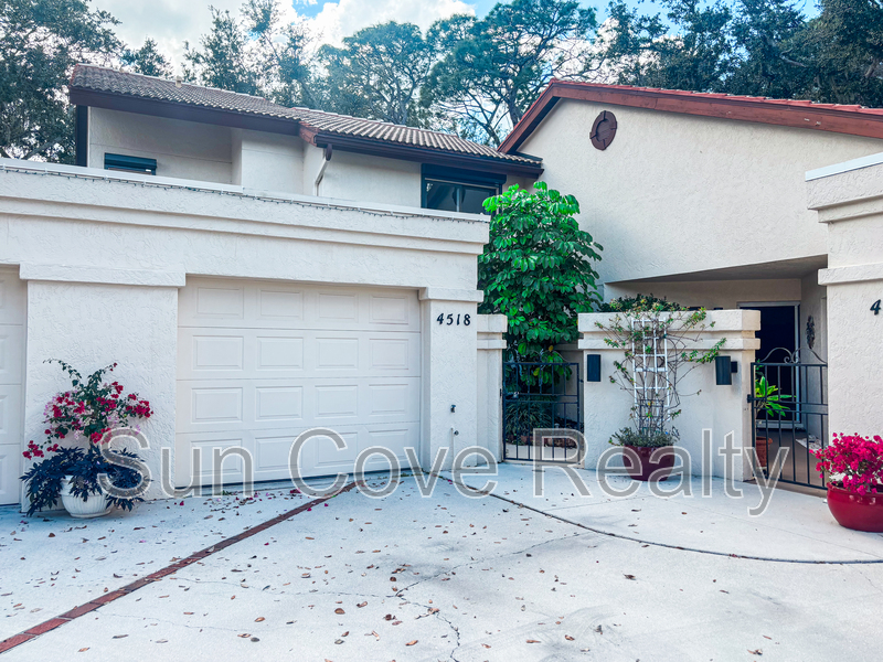 Sarasota House: 4518 Ascot Cir S