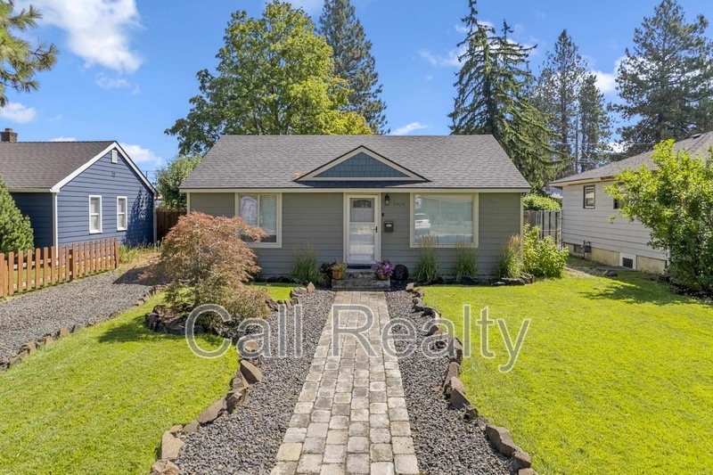 Spokane House: 5424 N Oak