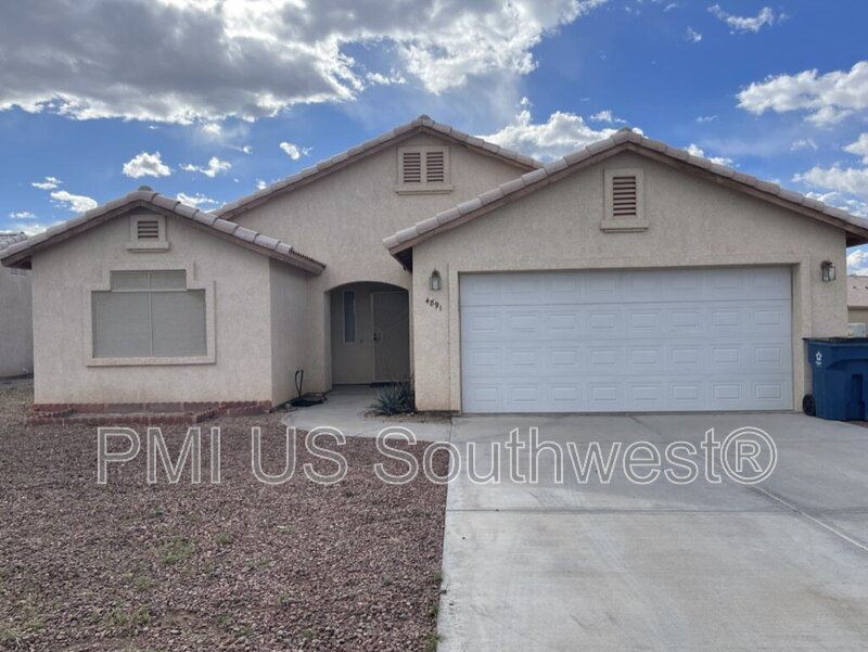 Fort Mohave House: 4891 S Rinaldi Dr