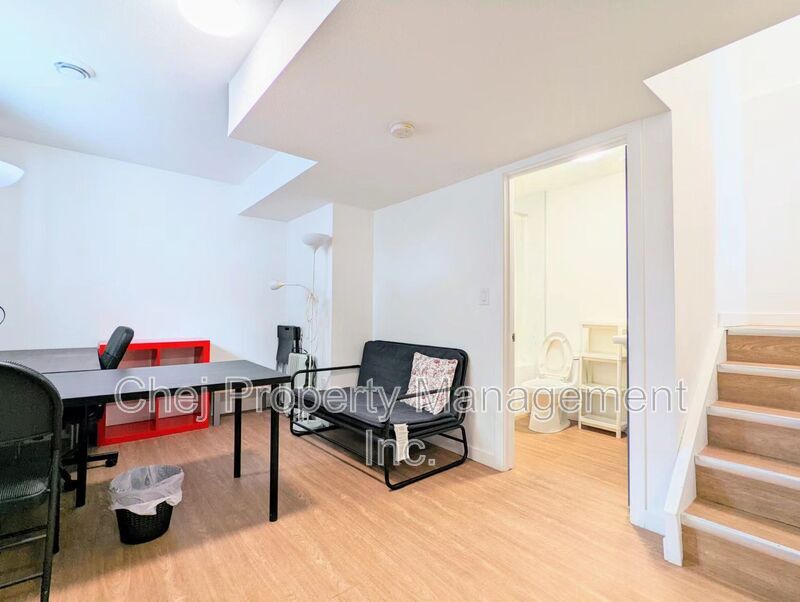 Edmonton Condo: 13104 112 Ave NW