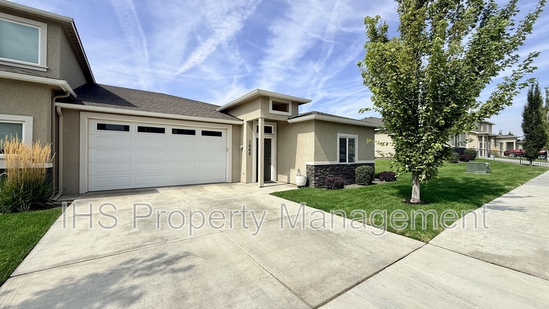 Kennewick House: 1060 S Delaware St.