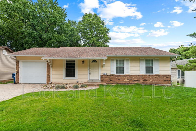 Request a Viewing for 2406 Village Glen Ct Tenant Turner