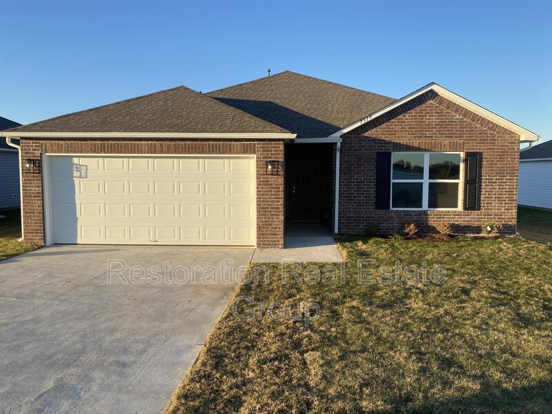 Collinsville House: 7519 East 144th Street North