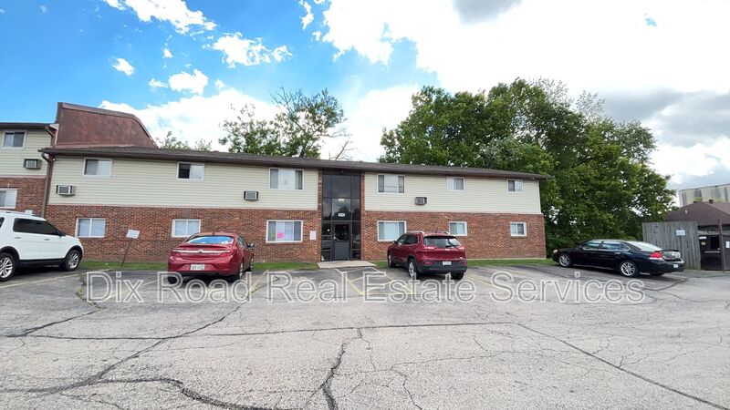 Xenia House: 739 Trumbull St