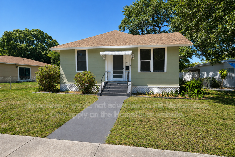 Saint Petersburg House: 509 27th Ave S