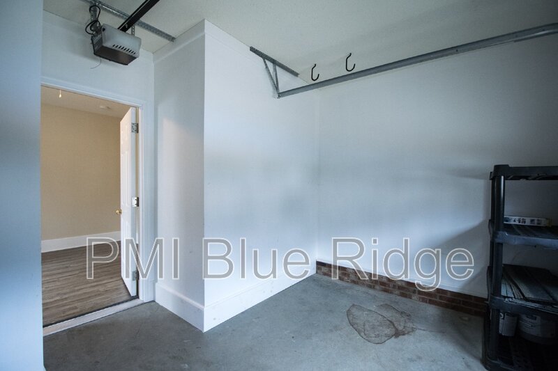 Fletcher House: 32 N Sunberry Trl