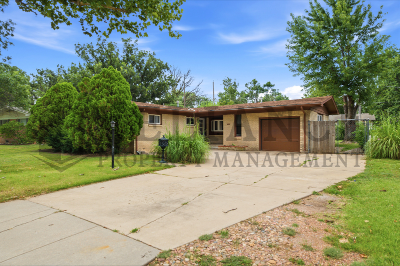 Wichita House: 9923 West Binter Lane