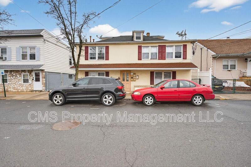 Hillside Condo: 1290 Baker Street