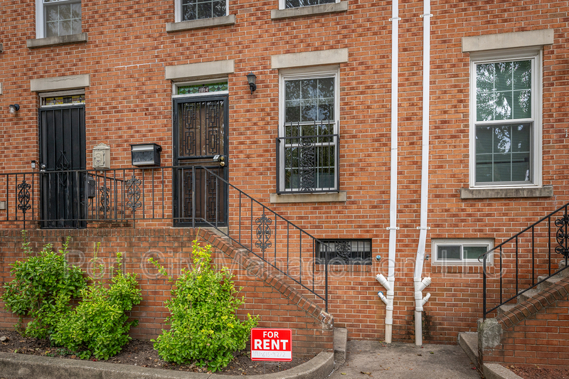 Baltimore Townhome: 1814 East Fairmount Avenue