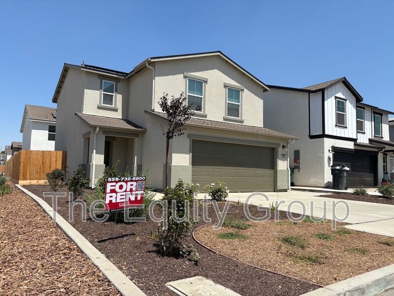 Tulare House: 1936 Bear Oak Ct