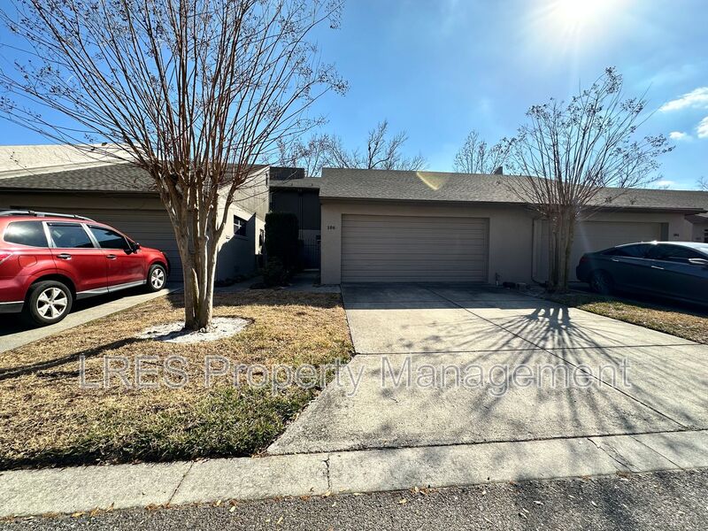 Fern Park House: 106 Eastwind Ln