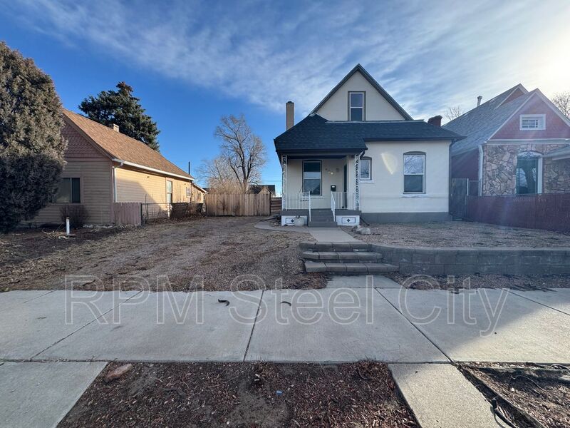 Pueblo House: 908 Spruce St