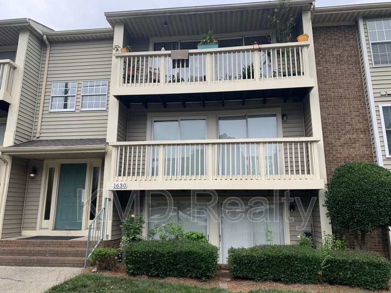 Charlotte Condo: 1630 Arlyn Circle