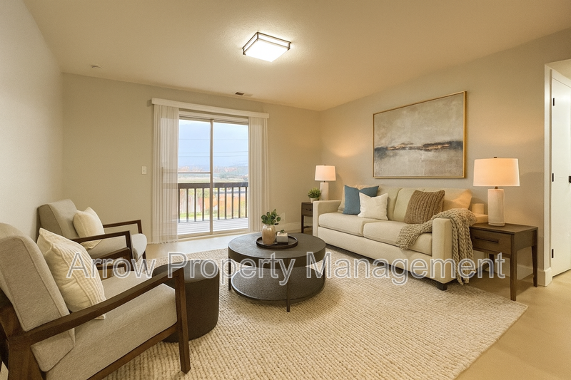 Lincoln Condo: 535 West Saunders Avenue