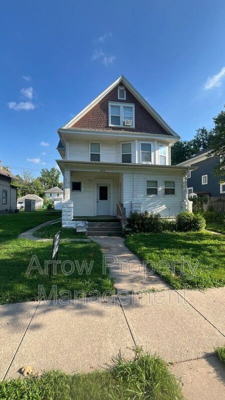 Lincoln Condo: 1215 Peach Street