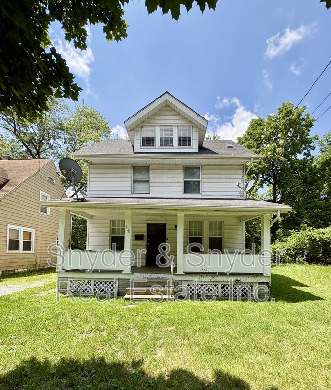 Akron House: 700 Noble Ave