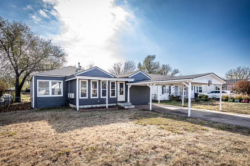 Lawton House: 1904 Northwest Lake Avenue