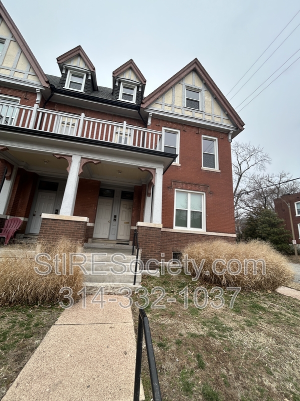 St. Louis Condo: 3501 Pestalozzi St. #A