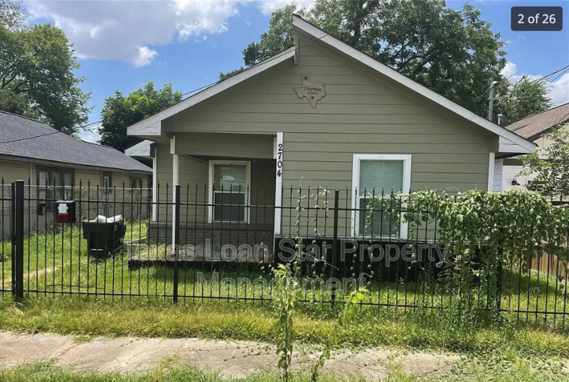 Houston House: 2704 Campbell Street