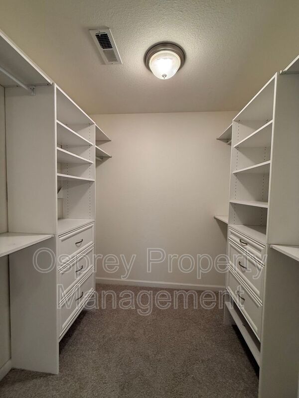 Spacious 4BR Home with Large Fenced Yard & Prime Location  - Photo 19