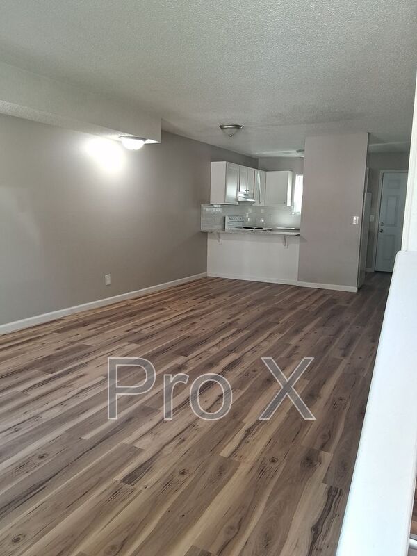 Fayetteville House: 502 N Betty Jo Drive