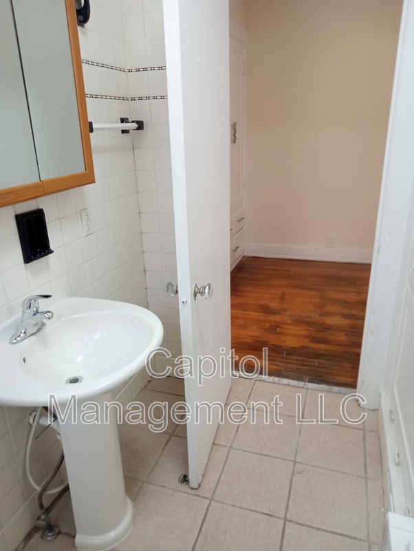 Lansing Condo: 427 Seymour Avenue