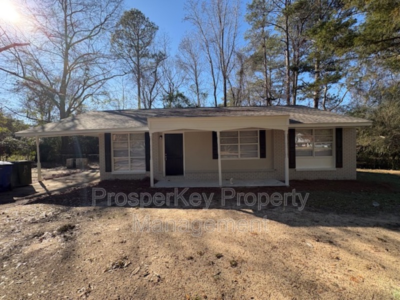 Columbus House: 2017 Courtland Ave