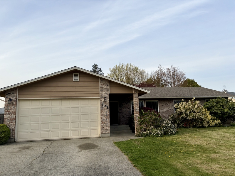 Lynden House: 709 Vine Street