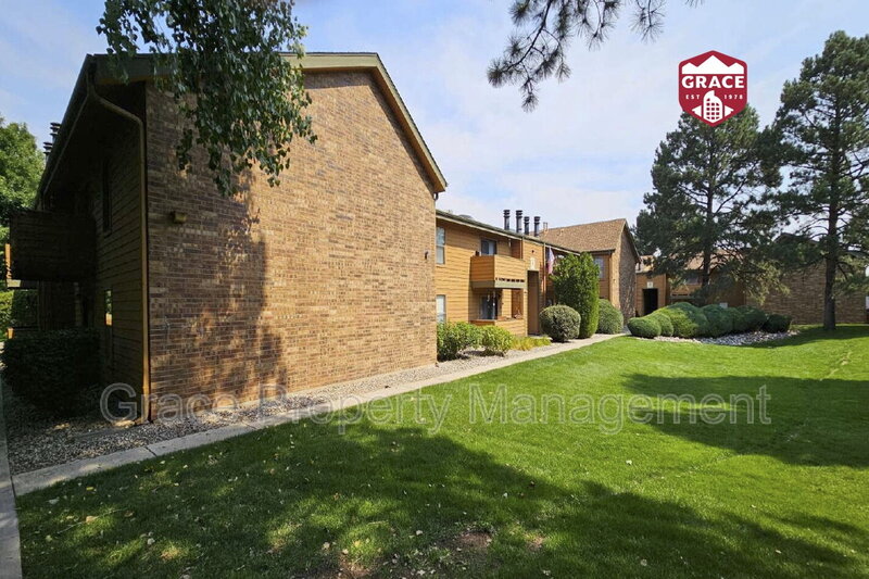 Lakewood Condo: 3335 S. Ammons St.