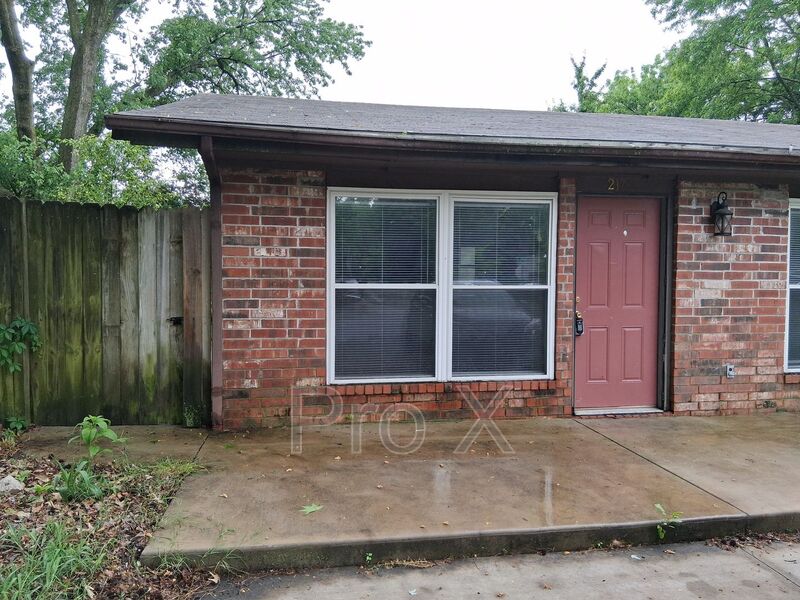Fayetteville Condo: 217 E Adobe St