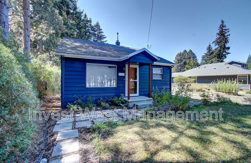 Vancouver House: 2716 Neals Lane