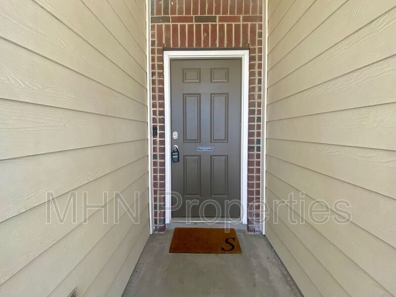 4 bed/3 bath Newer Construction single story home on NE side, in Converse! - Photo 2