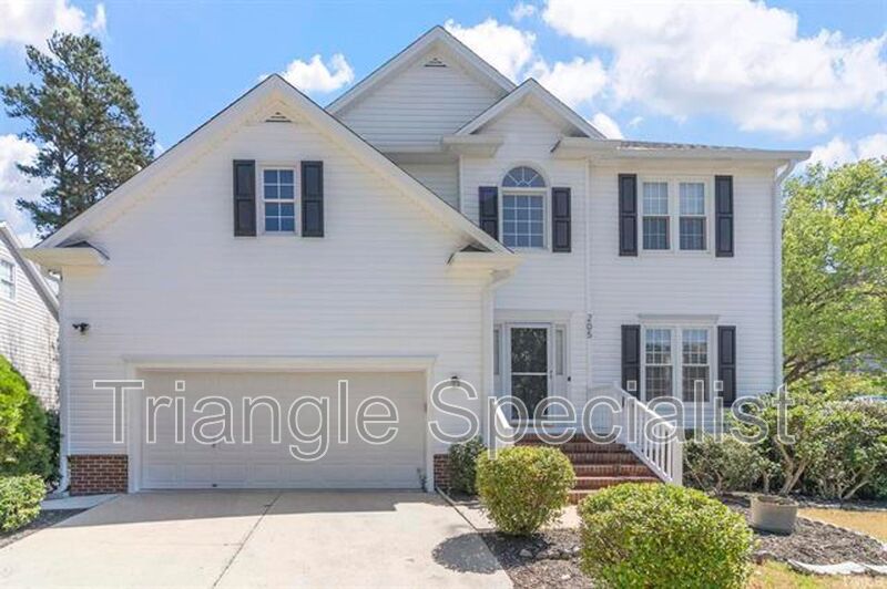 Cary House: 205 Brook Creek Drive