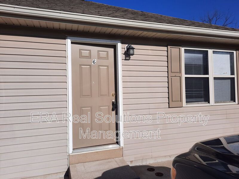 Hillsboro Condo: 101 Liberty Lane