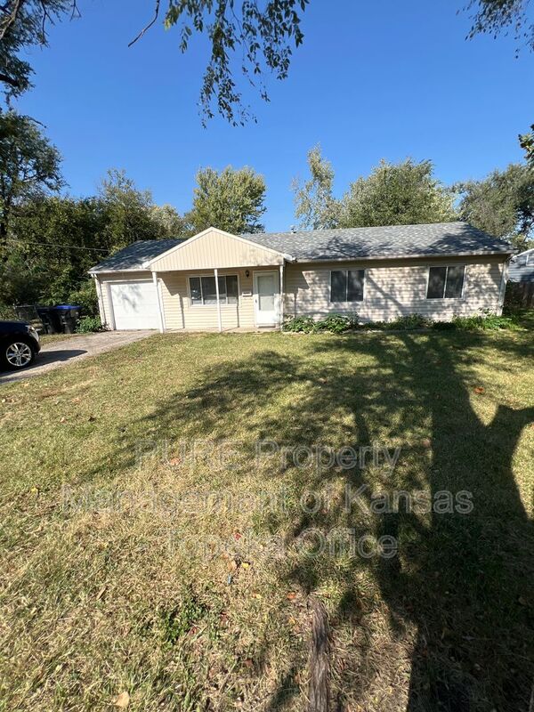 Topeka House: 3643 SW Clare Ave.