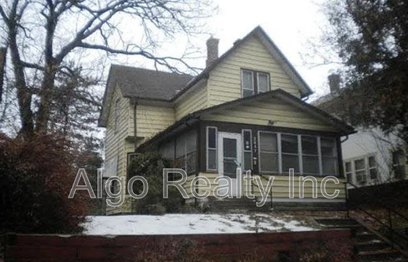Minneapolis House: 2647 Fremont Ave N