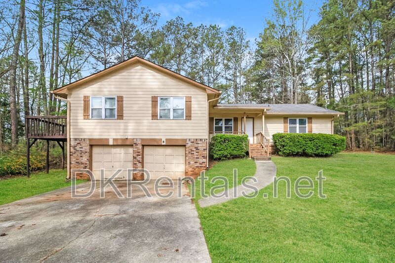 Stockbridge House: 307 Hamilton Glenn