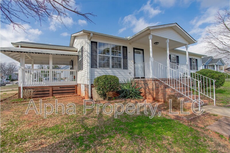 Greenville House: 210 Carter Street