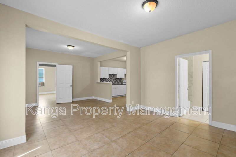 West Palm Beach Condo: 3721 Henry Ave