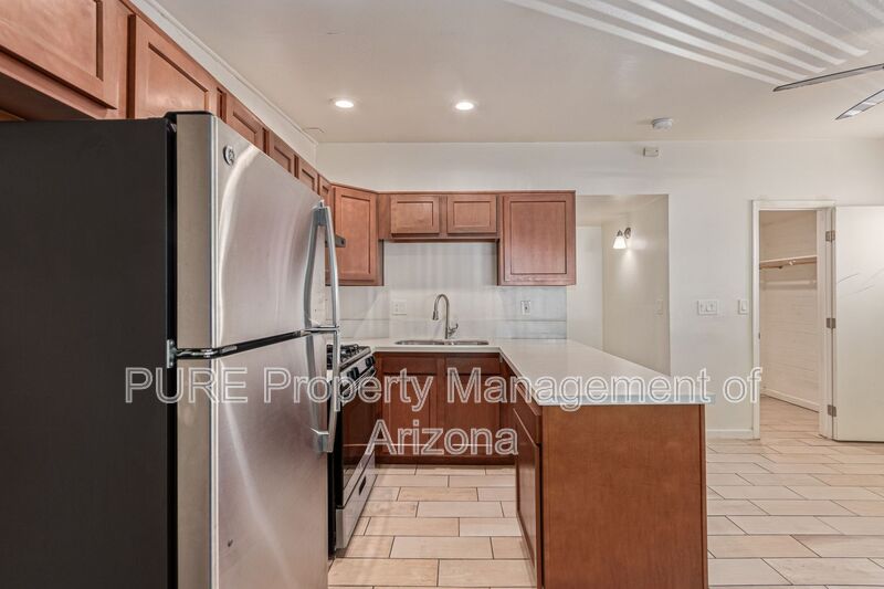 Tempe Townhome: 1002 S Mariana St