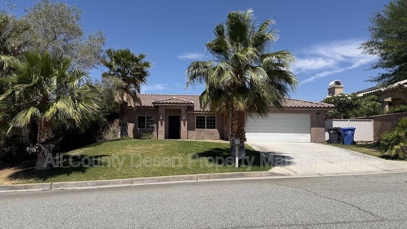 Desert Hot Springs House: 9751 Palm Dr