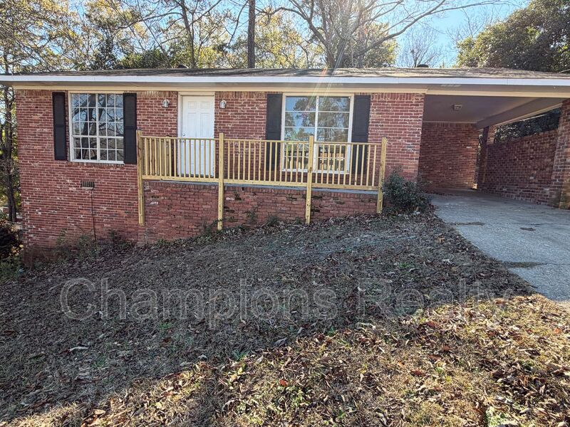 Columbus House: 11 Clausen Drive