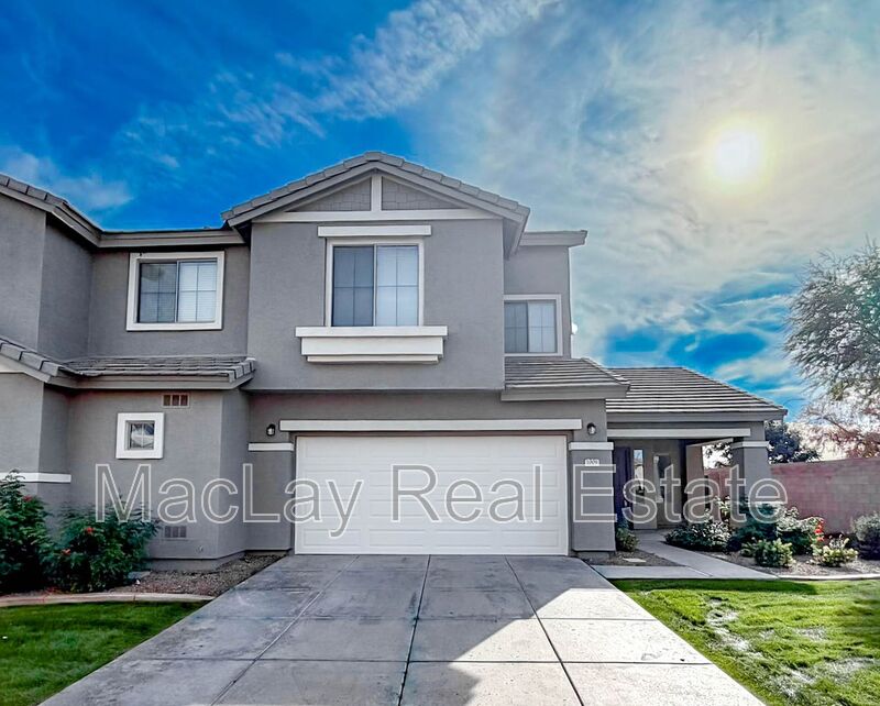 Chandler House: 1009 E Iris Dr