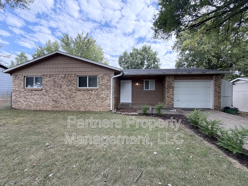 Fayetteville House: 408 West Nightingale Circle