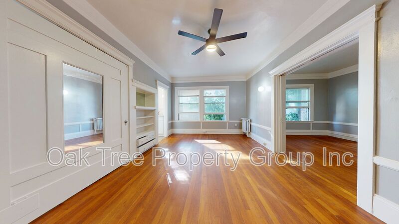 Oakland House: 1425 Harrison St