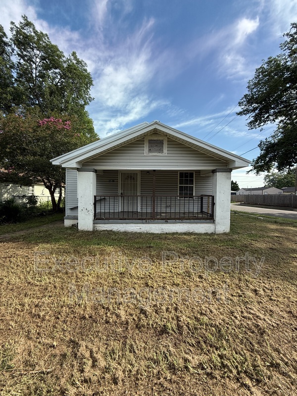 Birmingham House: 4616 12th Avenue N