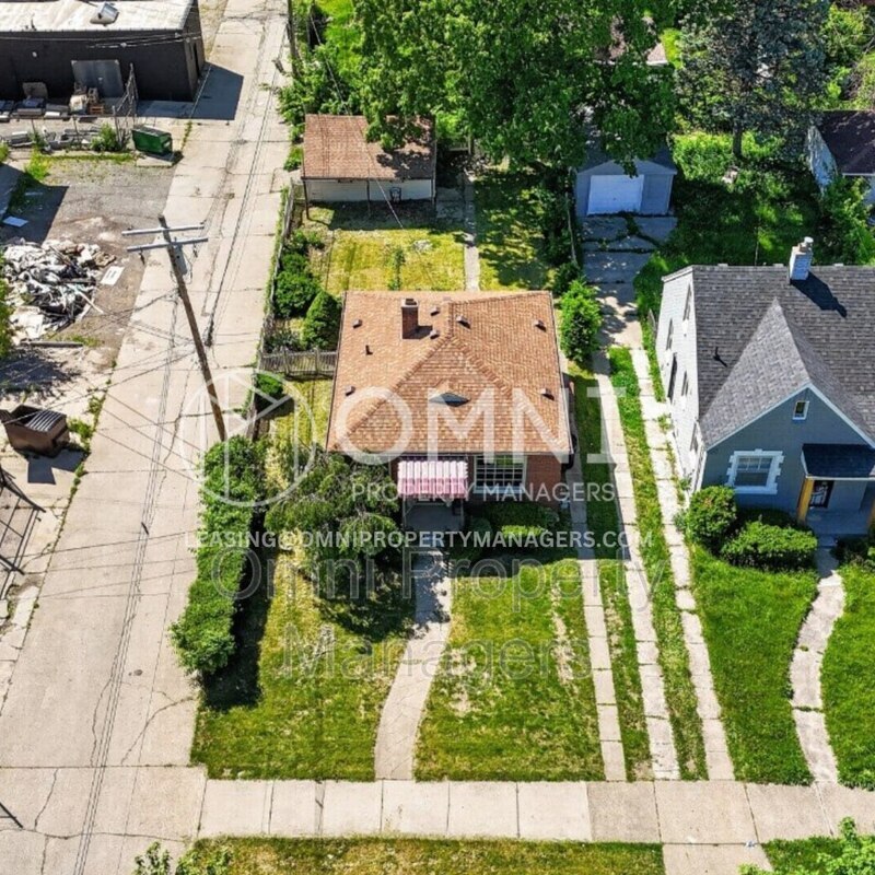 Detroit House: 11529 Roxbury St