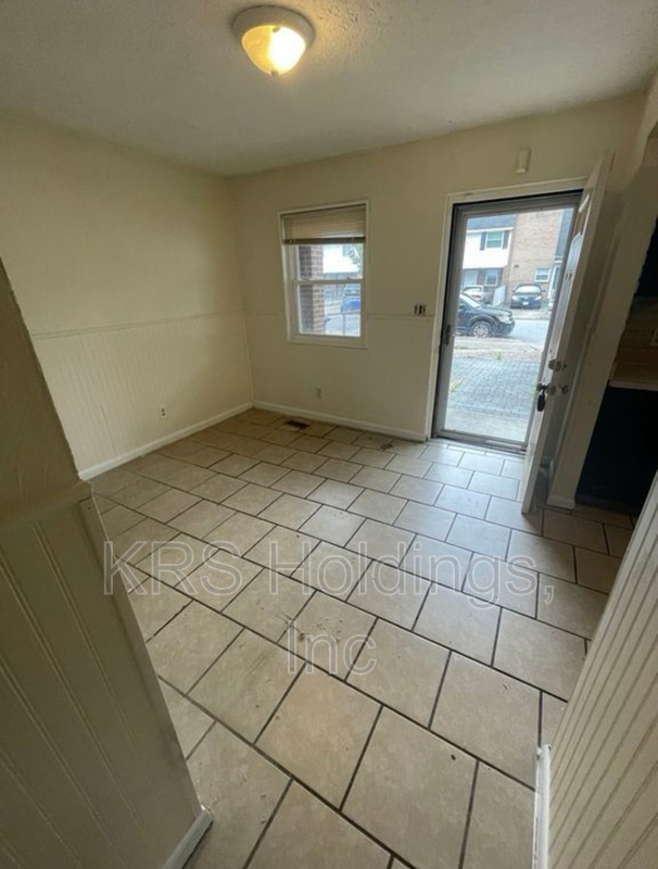 Norfolk Townhome: 6529 Pasteur ct