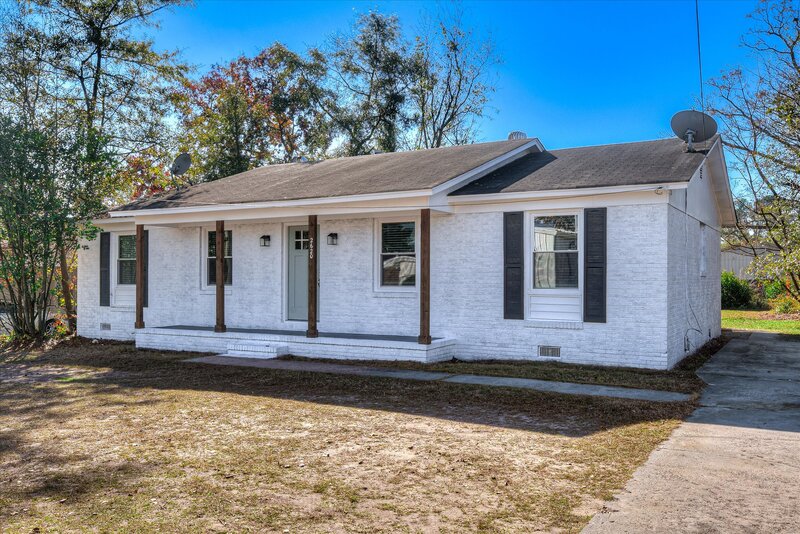 Augusta House: 2620 Lumpkin Rd