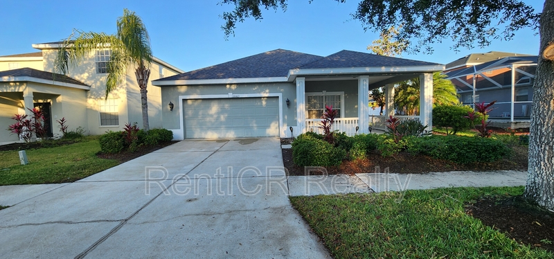Tampa House: 20003 Nob Oak Avenue